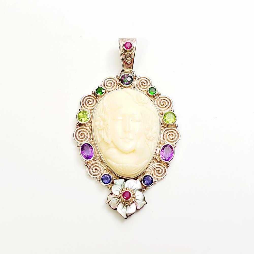 Sajen Sterling Silver Carved Shell Goddess Face Gemstone Pendant #8352